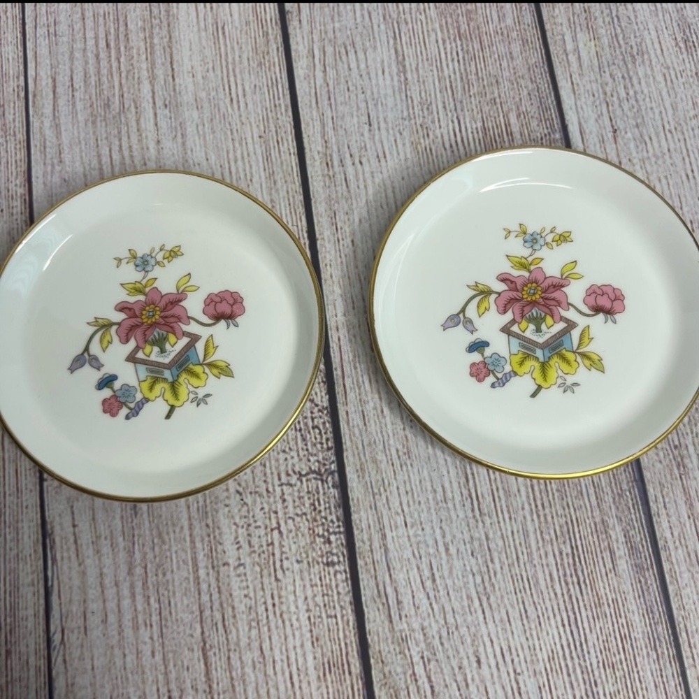 ARISTOCRAT Bone China England Floral Miniature Plate Set